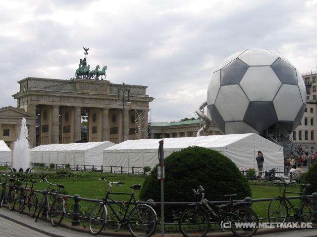 0894_Brandenburger_Fu�balltor