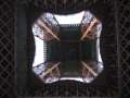 1564_Eiffelturm_von_unten