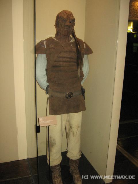 1677_Alien