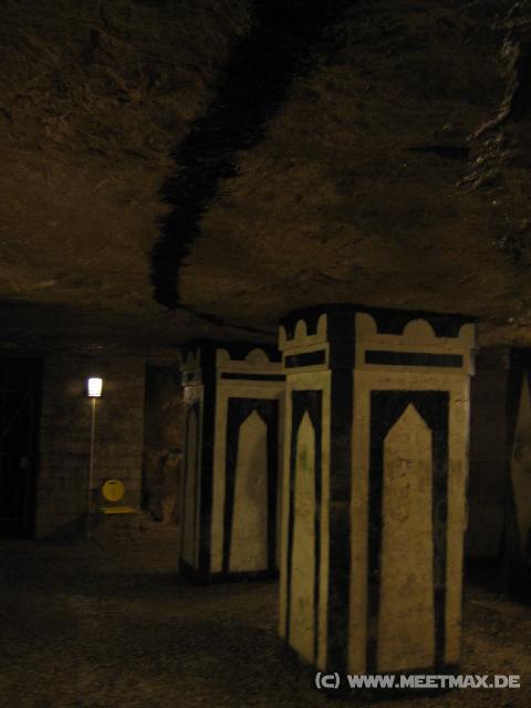 1825_Katakomben-Wegweiser