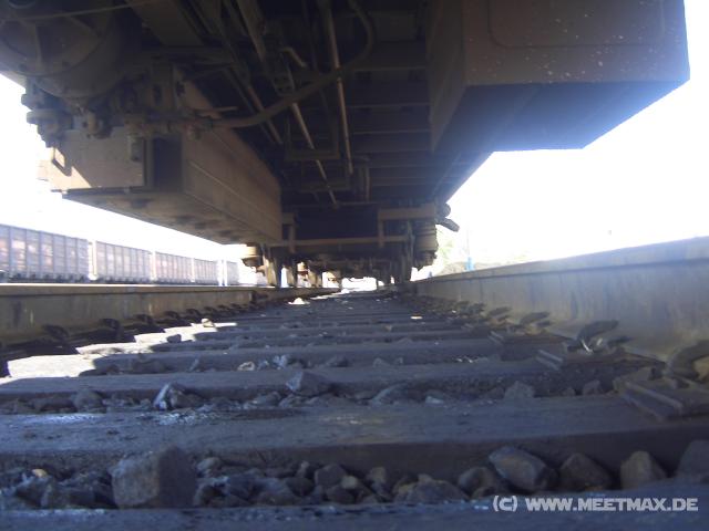 3614_Unterm_Zug