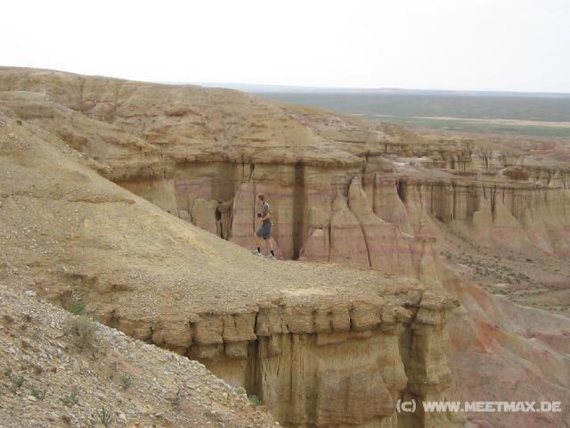 0084_Tsagan_Savarga_Cliffs