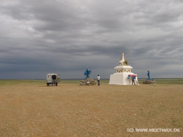 5981_Gebetsst�tte_in_der_Steppe