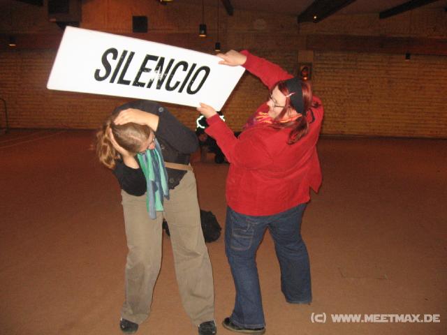 8910_Silence_please