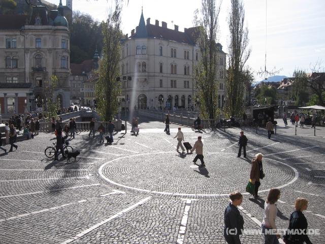 9797_Presernov-Platz_mit_Kronleuchter