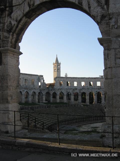 0027_Amphitheater