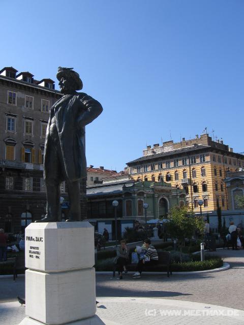 0075_Zajc-Statue_und_Markthalle