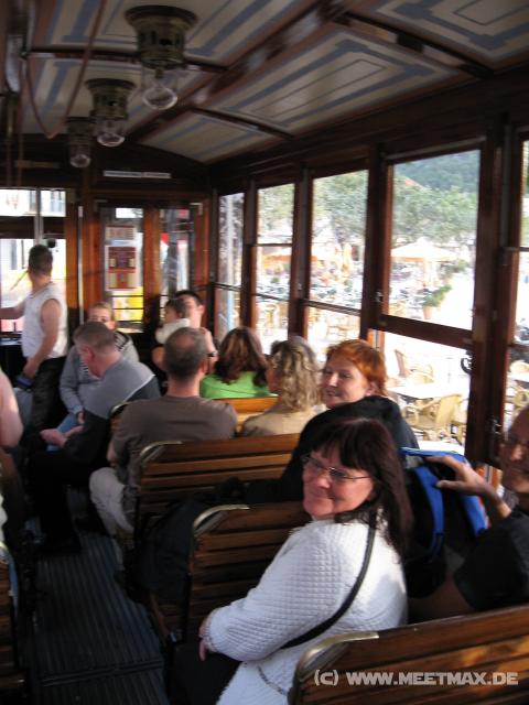 0871_In_der_Tram