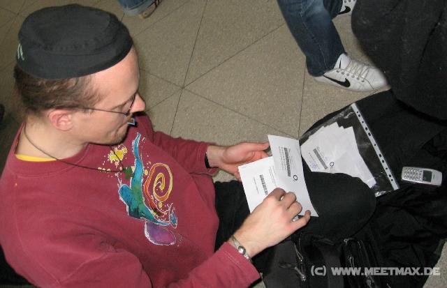 1110_Cellphone_maniac_Guido