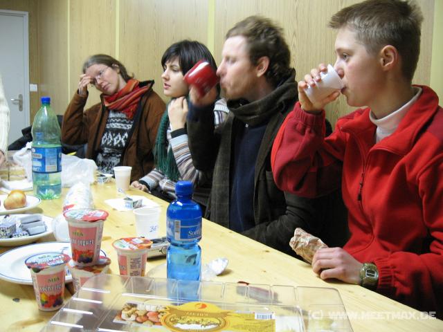 1162_Tea_time_in_the_stock