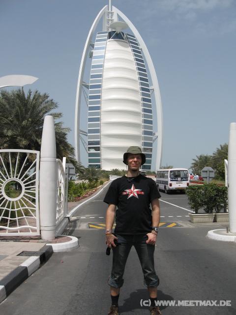 2009_Markus_vorm_Burj_al_Arab