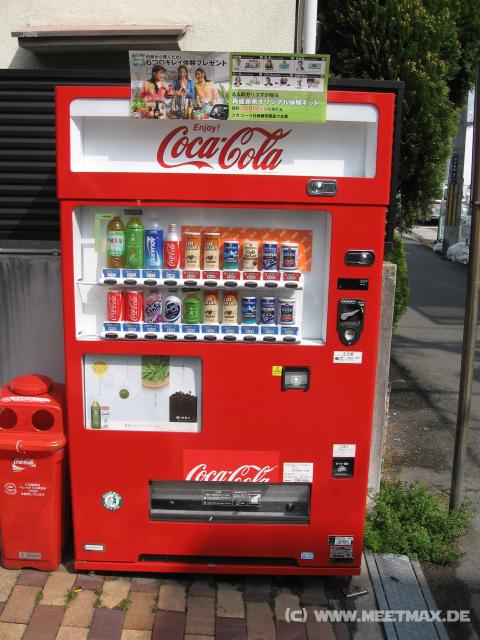 2979_Automat_vorm_Haus