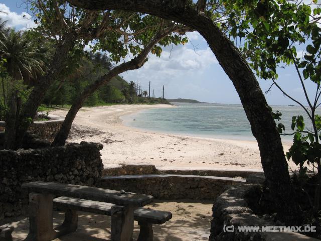 3892_Adelup_beach