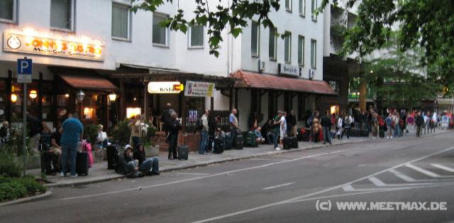 6304_Waiting