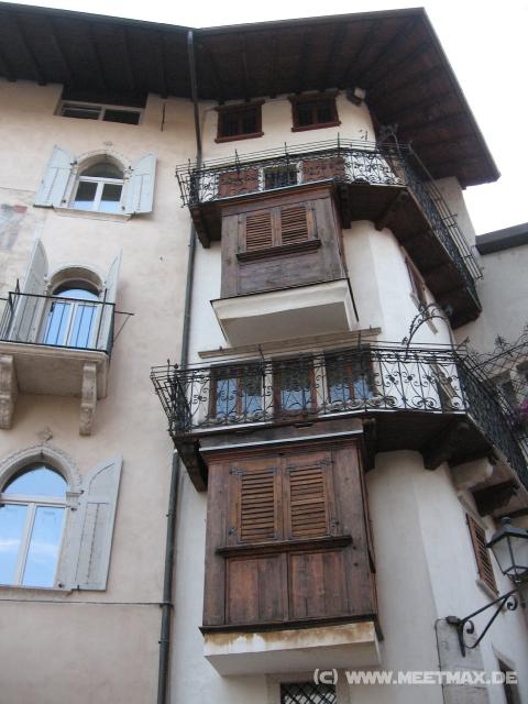 6400_Facade