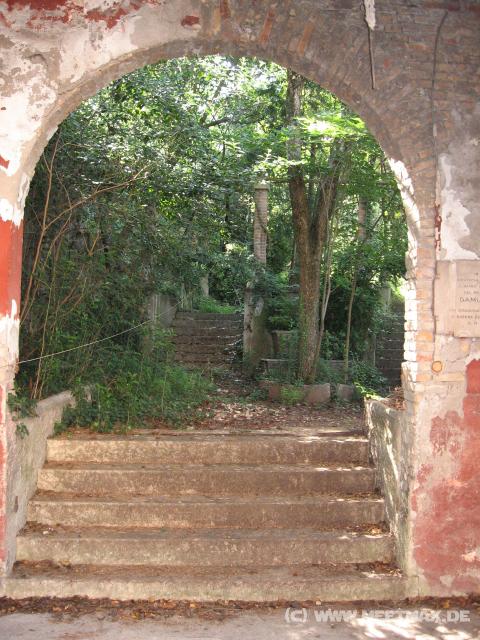 6416_Gate