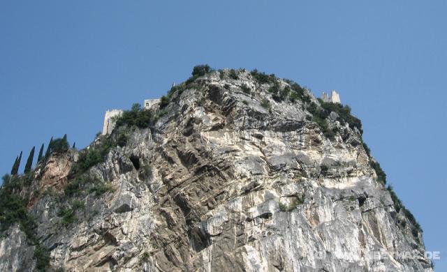 6528_Rock