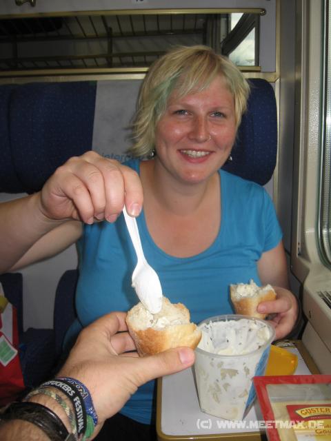 6868_Train_lunch