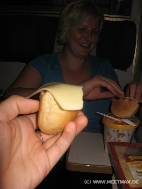 6872_Train_lunch