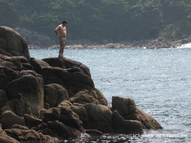 9050_Mauricio_hunting