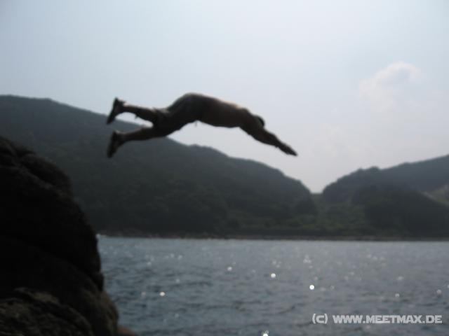 9056_Mauricio_flying