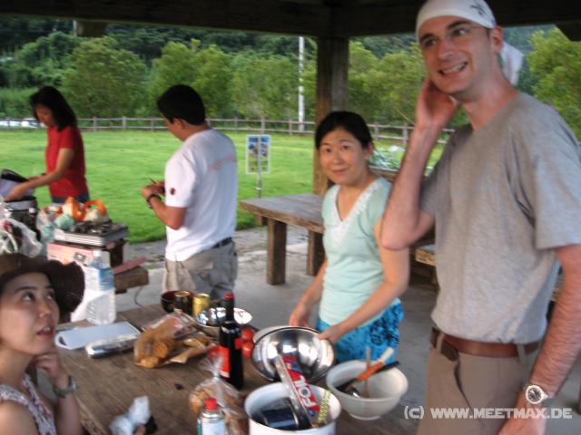 9066_Cooking_dinner