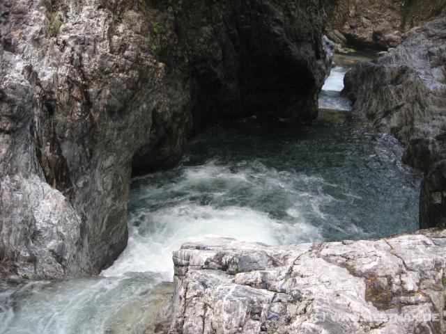 9171_River_rocks