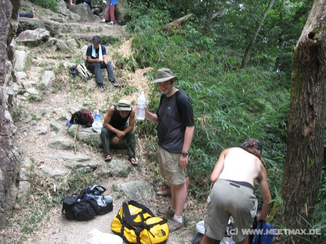 9721_At_the_rock