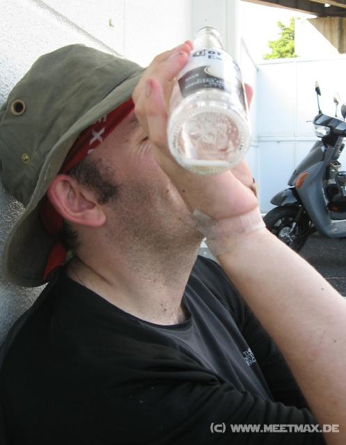 9751_After-climb_beer