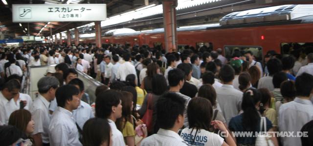 0229_Osaka_Station_morgens
