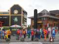 0261_Colorful_hikers