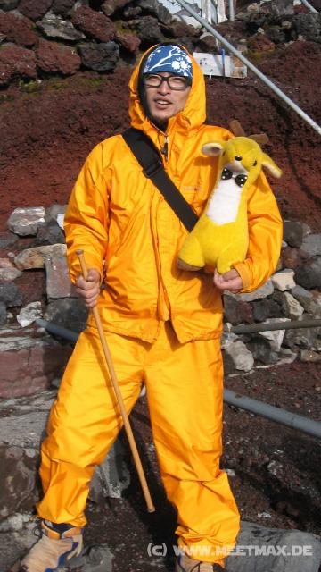 0490_Yellow_friends