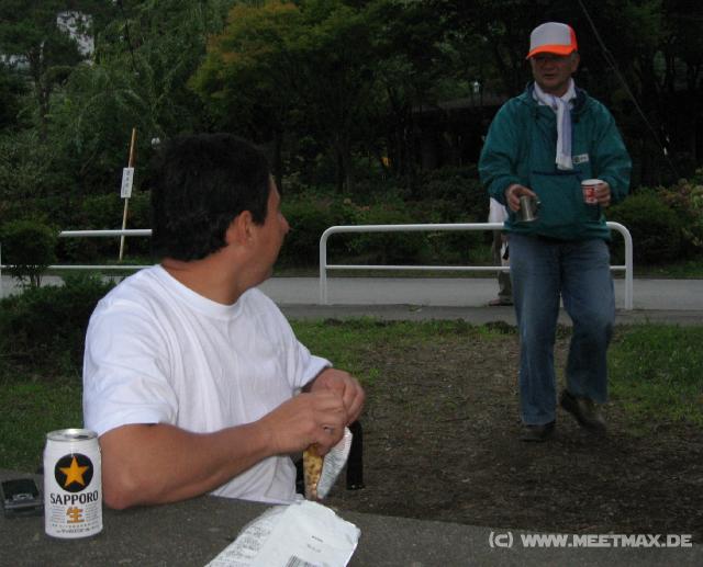 0538_Peter_serving_coffee