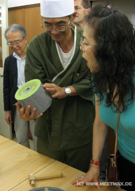 0709_Tea_milling