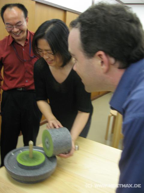 0710_Tea_milling