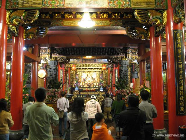 1408_Raohe_Street_temple