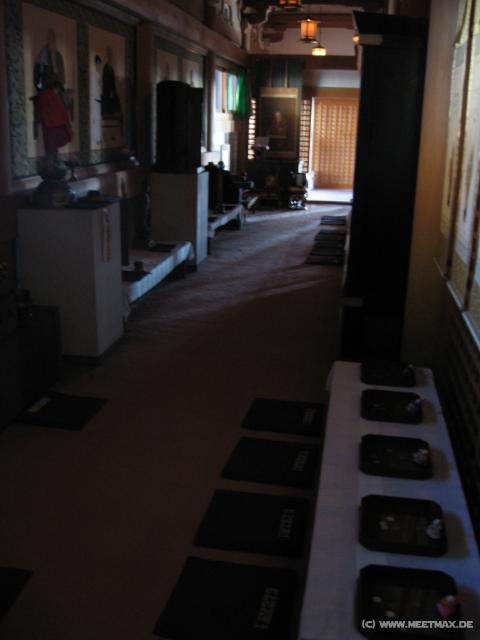 3144_Inside_the_temple