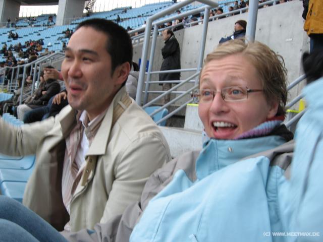 4242_Aki_and_Laura