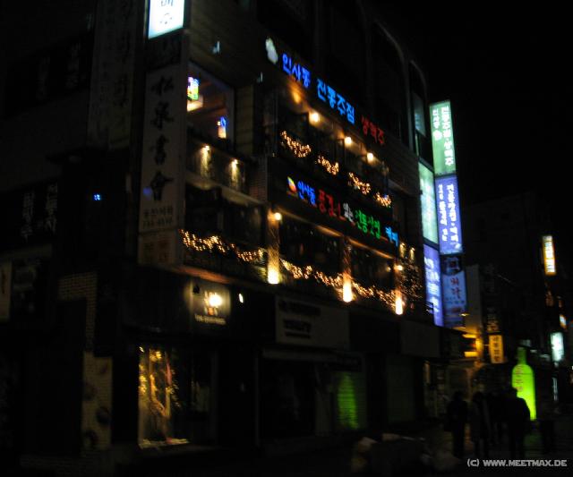 4317_Seoul_by_night