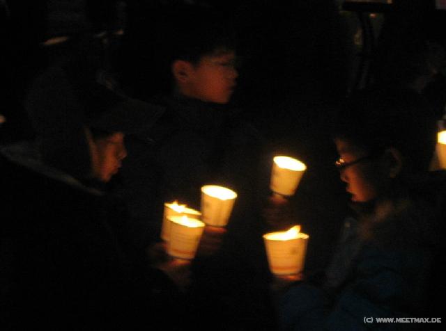 4498_Candle_kids