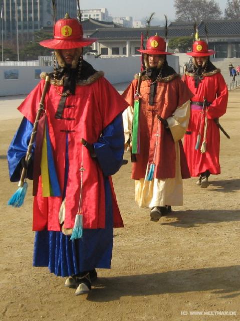 4702_Guards