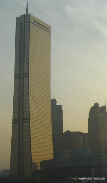 4830_63_City_building