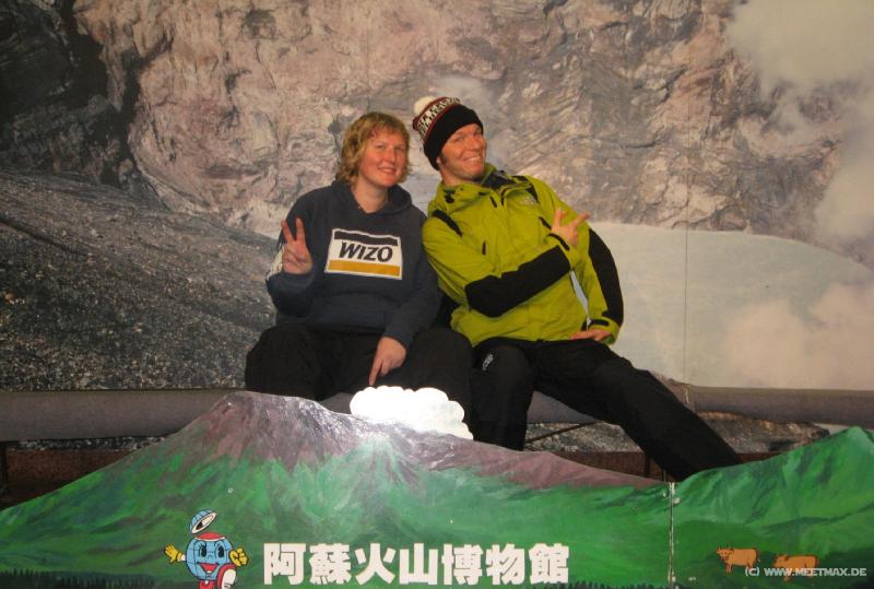 5648_Smile_in_the_volcano