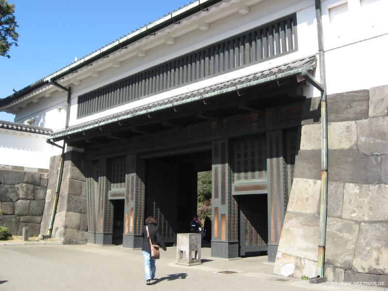 5827_Palace_garden_gate
