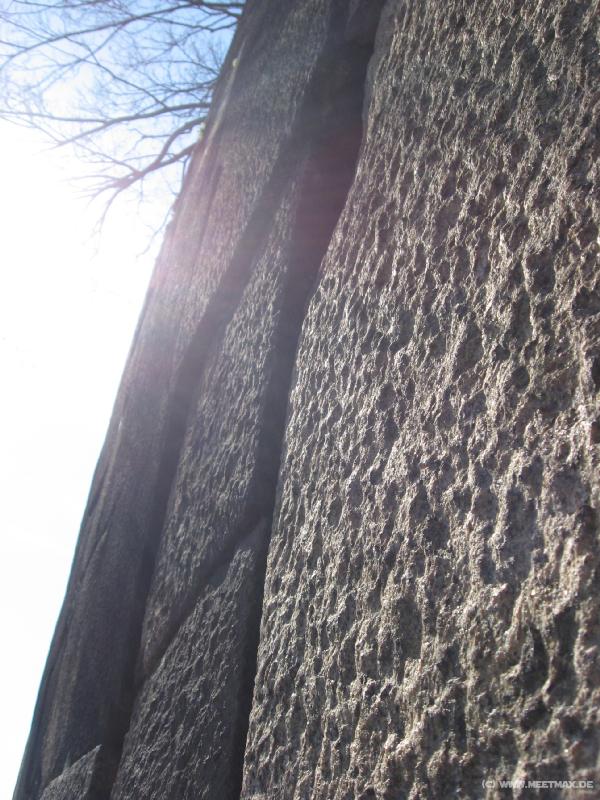 5828_Wall
