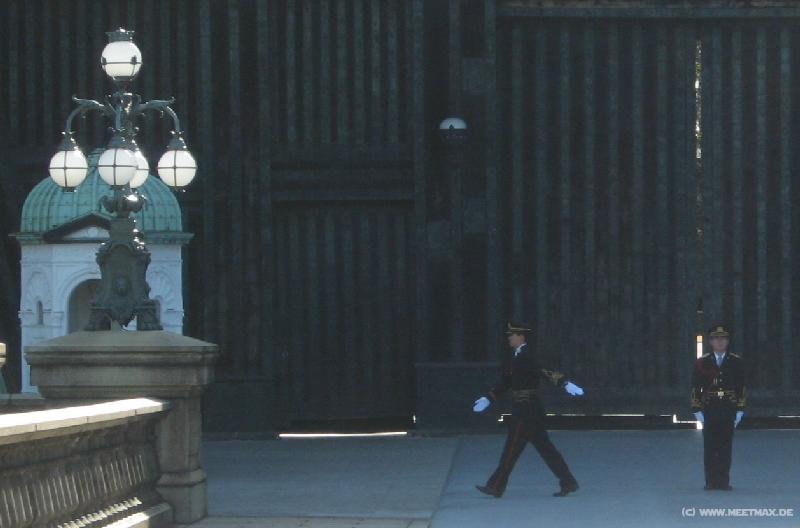 5870_Imperial_Palace_Guards