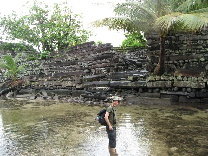 8196_Entering_Nan_Madol