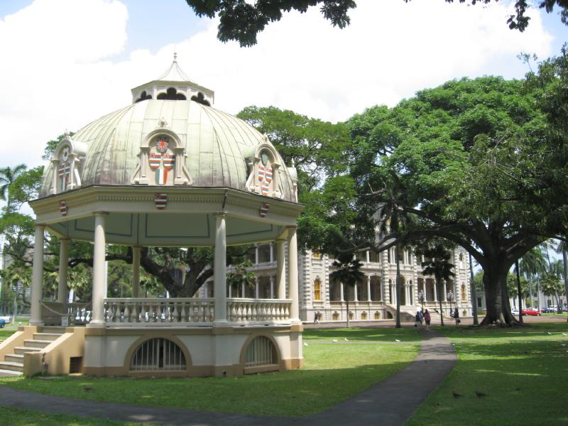 8344_Iolani_Palace