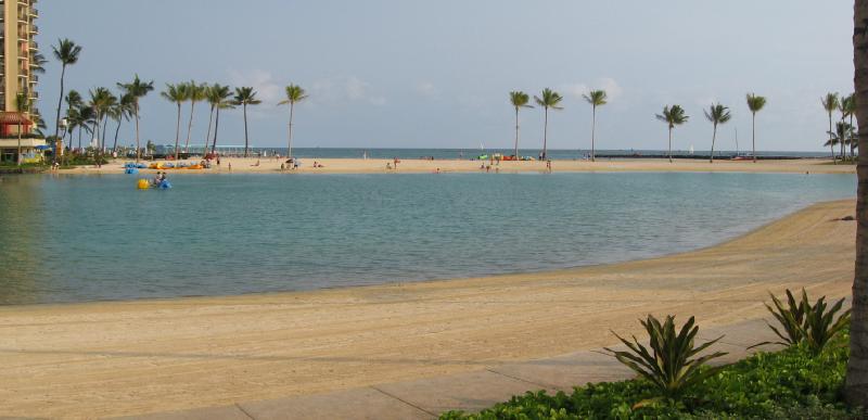 8392_Hilton_lagoon