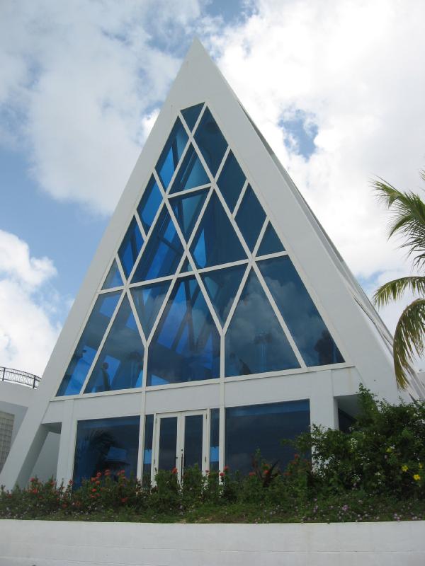 8953_Wedding_beach_chapel